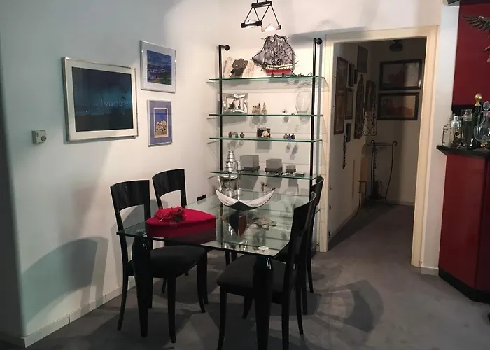 Cheap & Chip Flat, Northern Athens